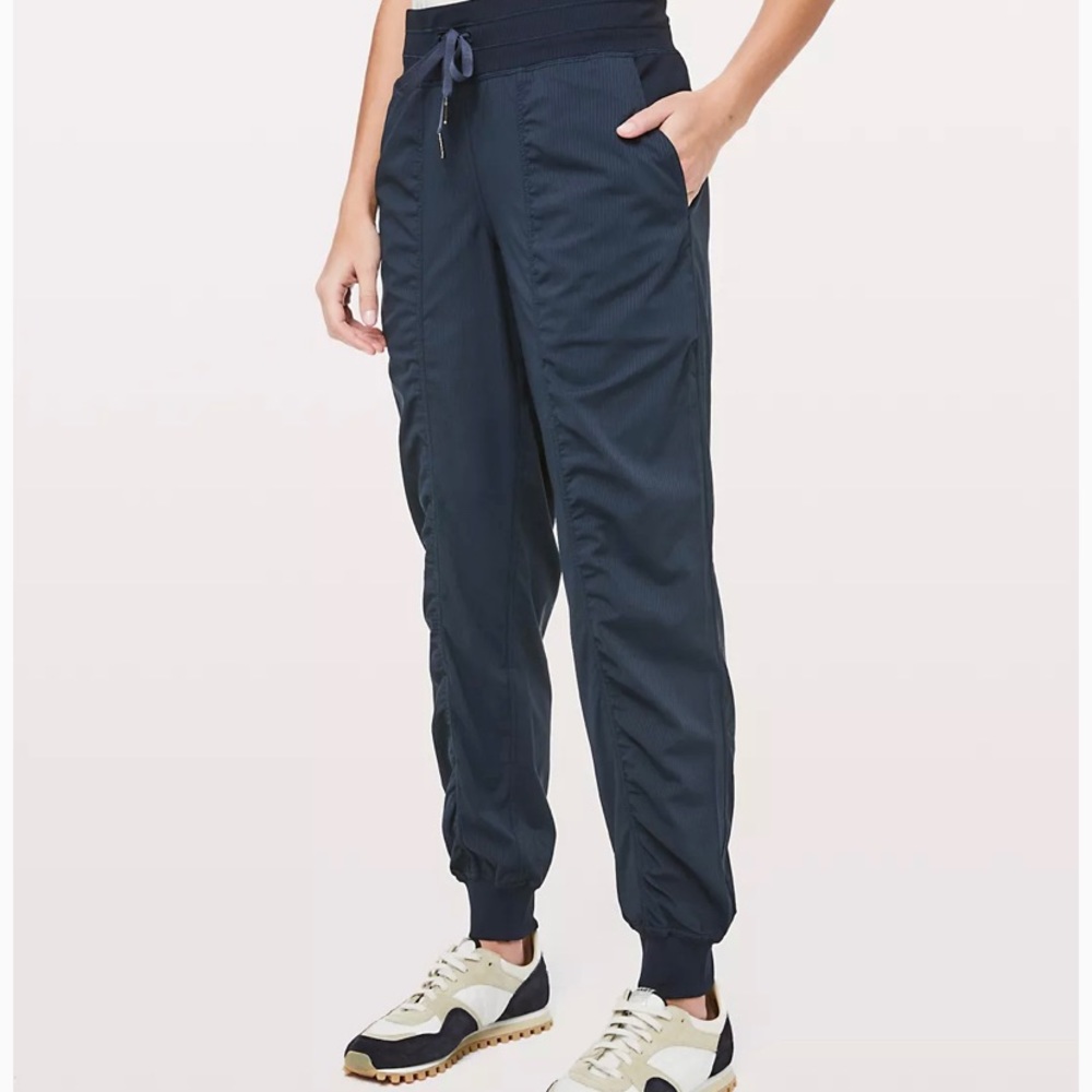 Lululemon dance jogger